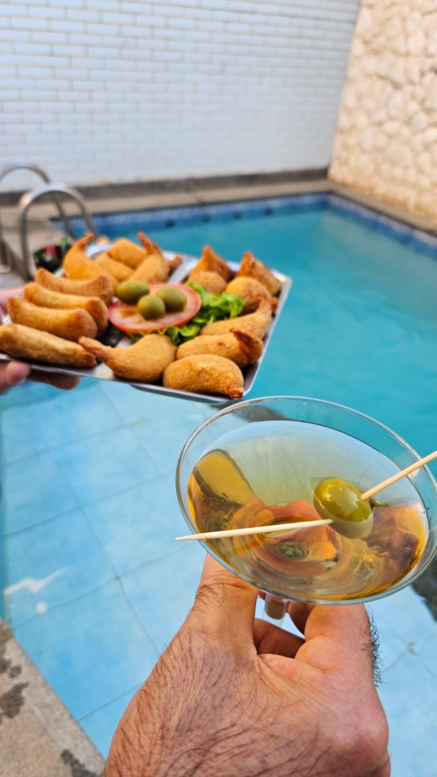 Petiscos na piscina